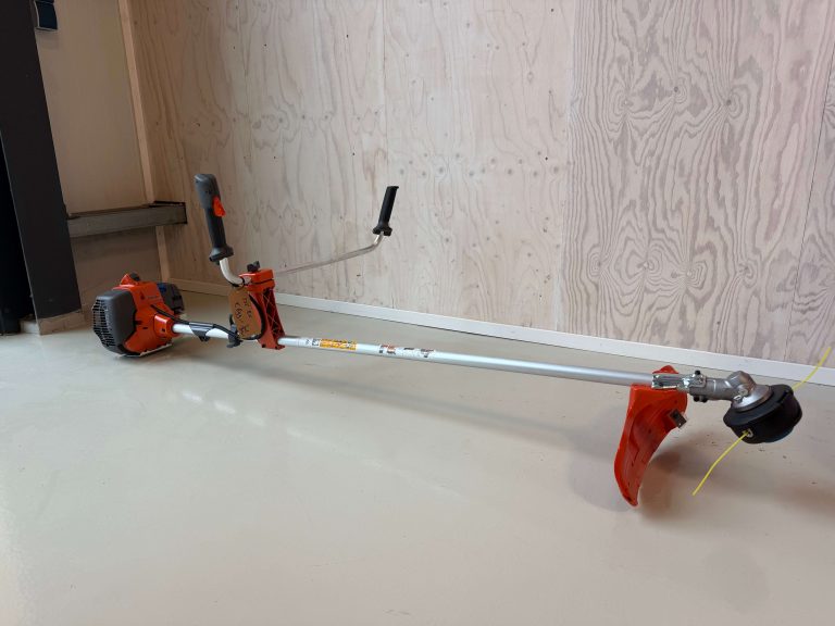 Te koop: Nieuwe Husqvarna bosmaaier