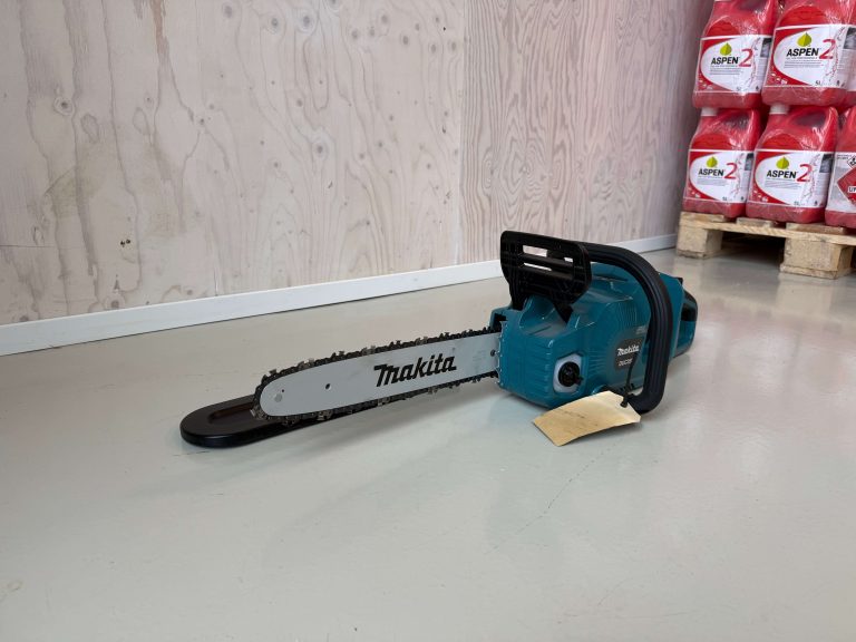 Te koop: Nieuwe Makita kettingzaag op accu!